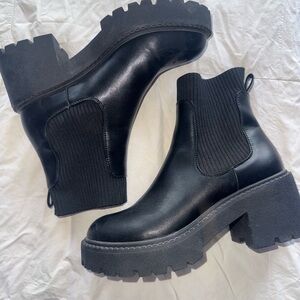 Black Platform Chelsea Boots - Women